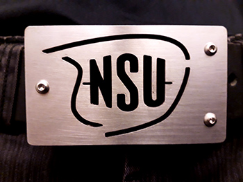 NSU motor logo zwart detail